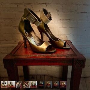 ❤️ MARCIANO Grey Pattern Leather Ankle-Strap Heels